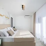 In With Sauna